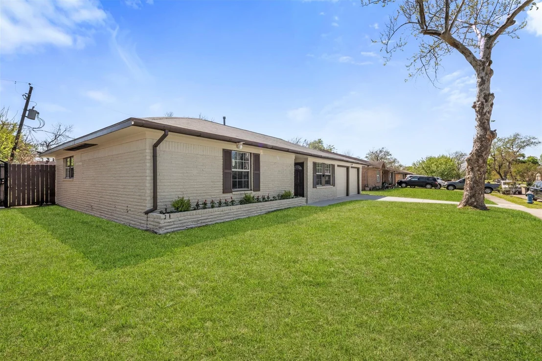 Photo of 4115 Trail Lake Drive