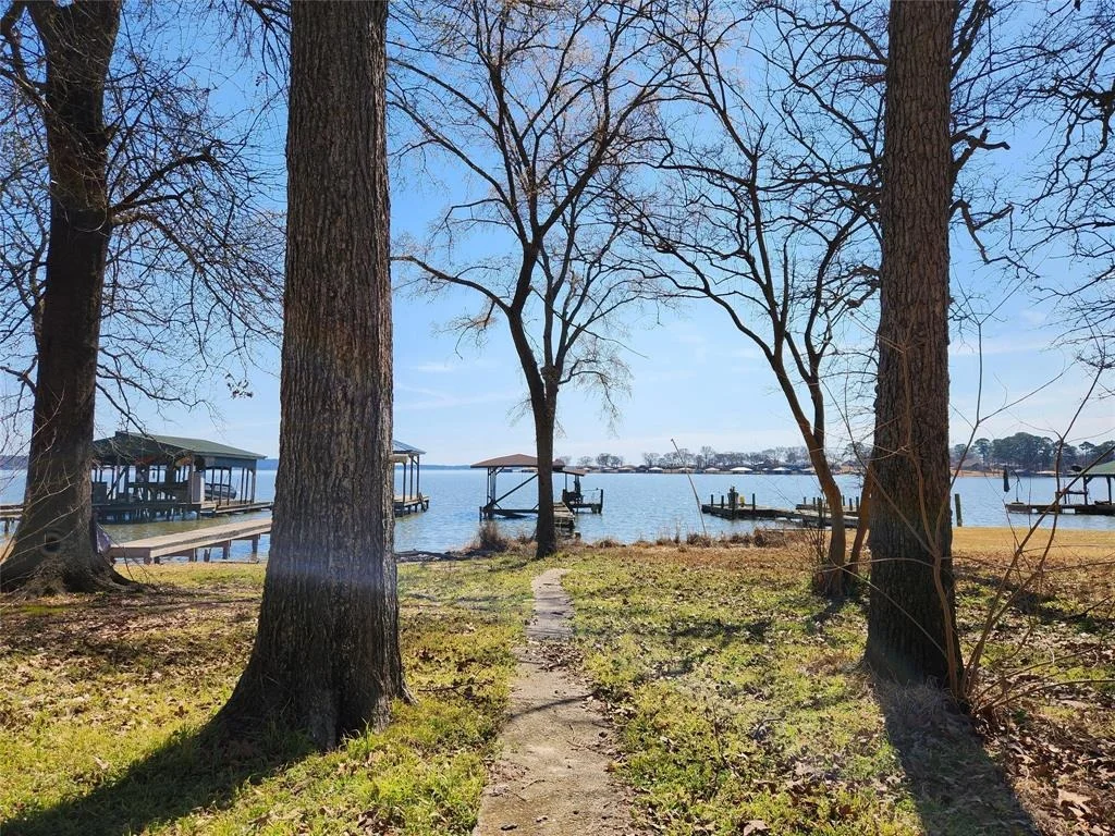 Photo of 1322 Shoreline Circle