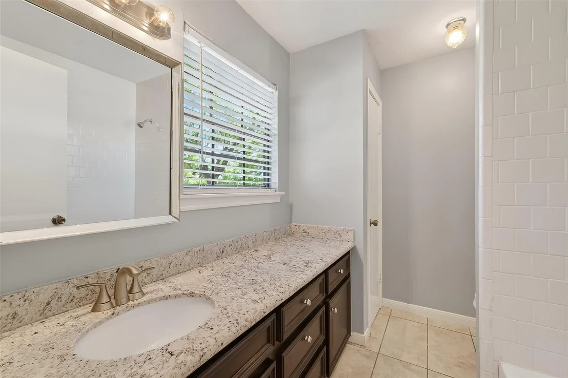 Photo of 1015 Oak Leaf Street