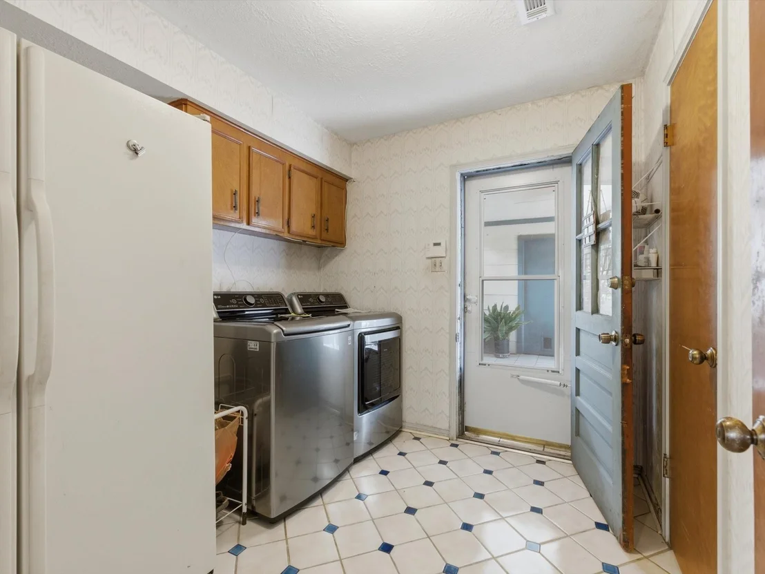 Photo of 5226 Springton Lane
