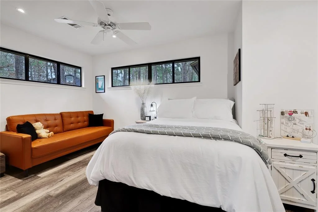 Photo of 141 S Fairway Loop