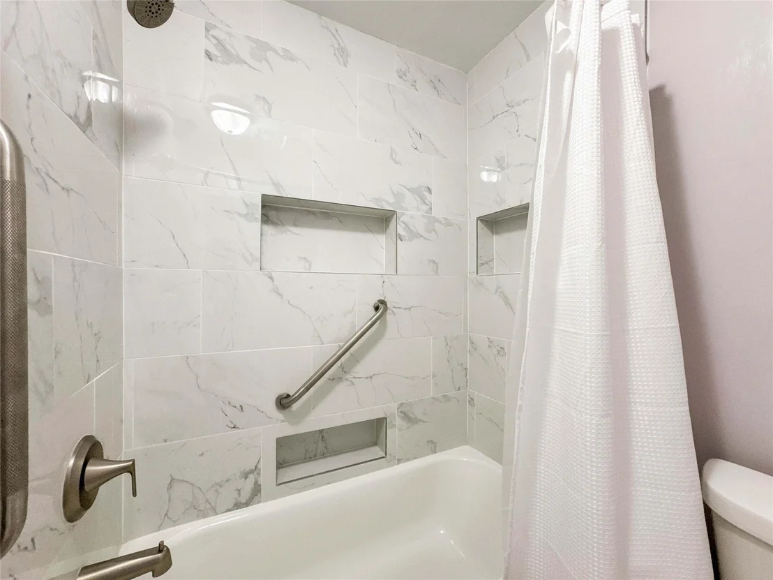 Photo of 39 Oak Harbor Drive