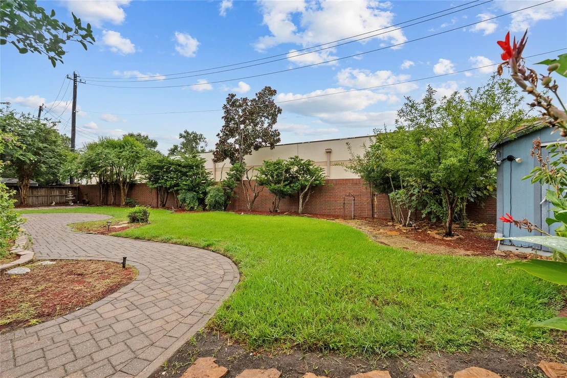 Photo of 1102 Juniper Canyon Lane