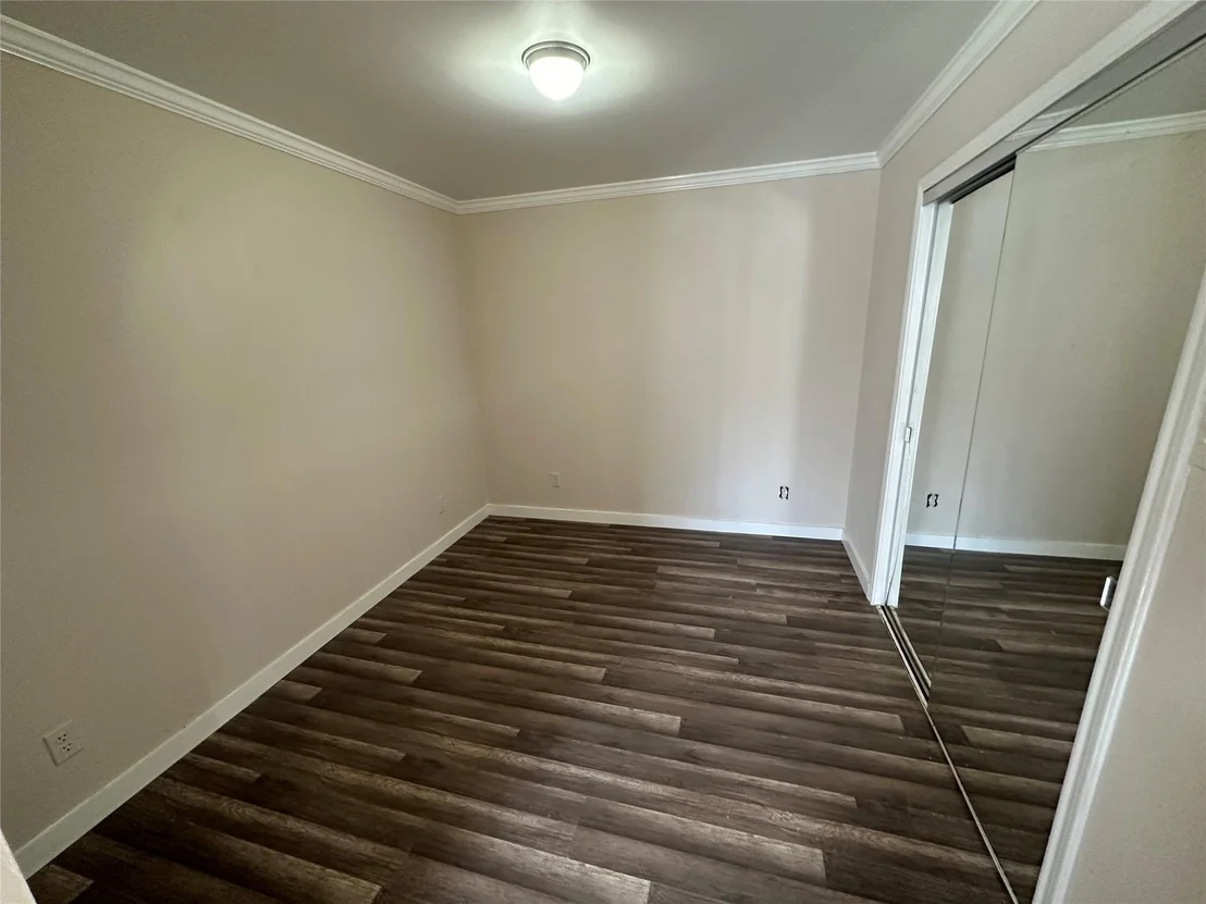 Photo of 8326 Clover Garden