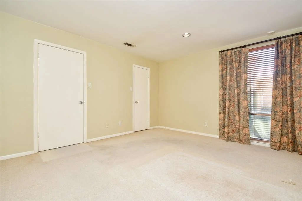Photo of 10303 Chevy Chase Drive