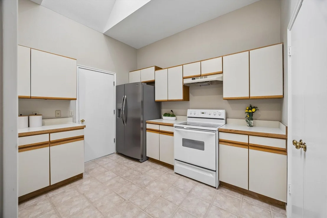 Photo of 46 Lakeridge Drive