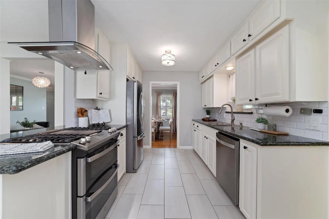 Photo of 2127 Lazybrook Drive