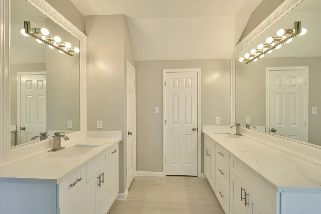 Photo of 12415 Shadowknoll Drive
