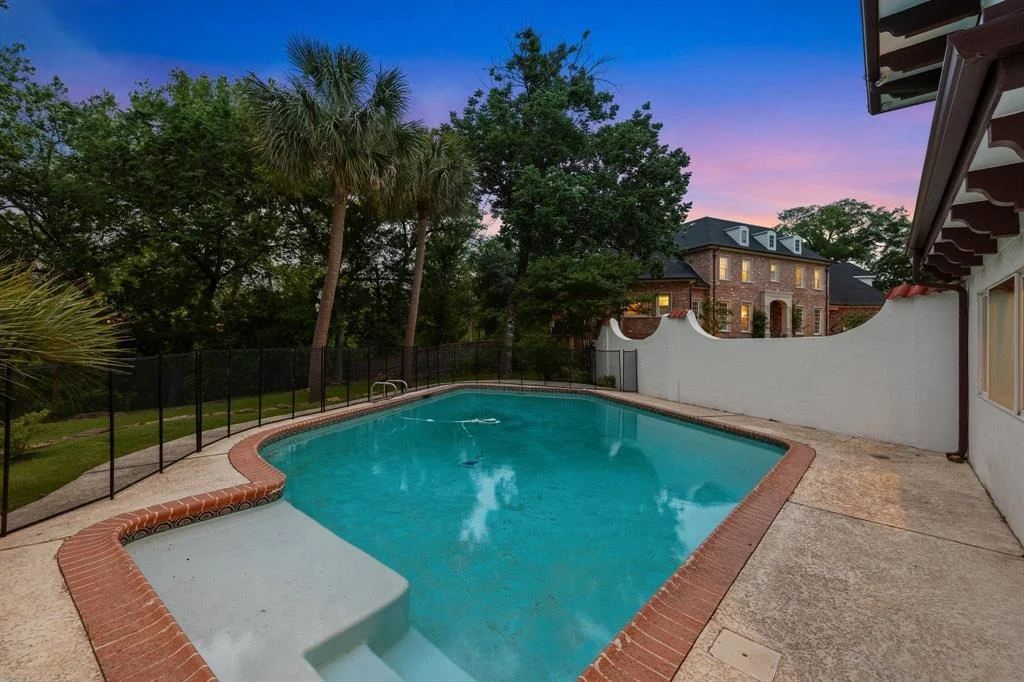 Photo of 2 Warrenton Drive