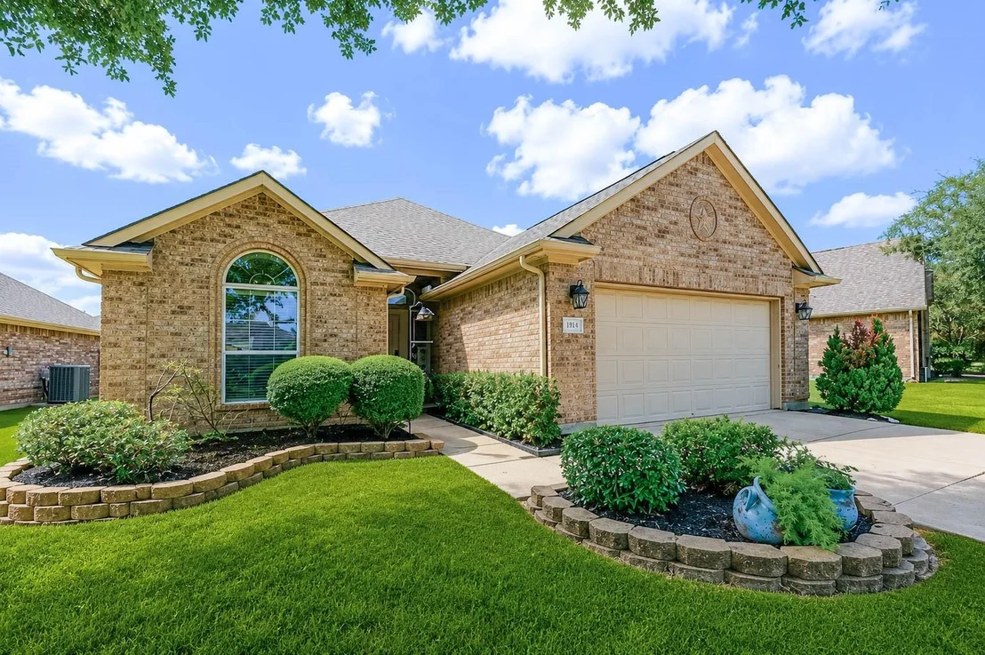 Photo of 3214 Sabine Spring Lane