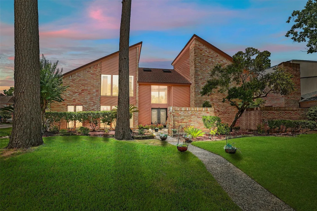 Photo of 15703 Winding Moss Drive