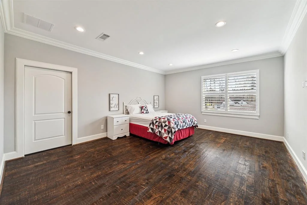 Photo of 16006 Broadwater Drive