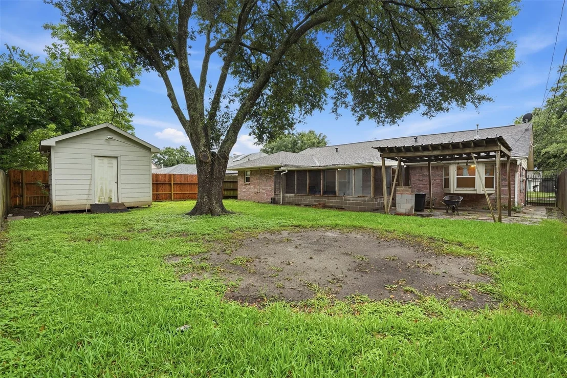 Photo of 2605 Burke Road