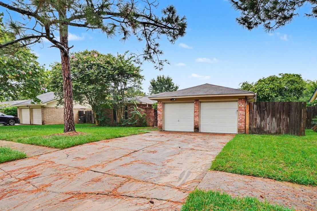 Photo of 419 Pickford Drive