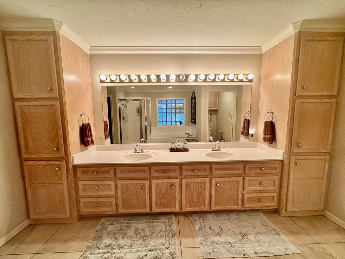 Photo of 125 Clear Springs