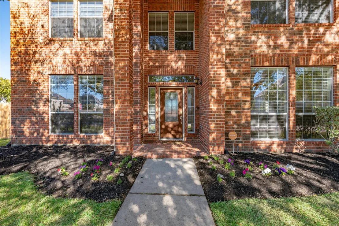 Photo of 216 Willow Pointe Drive