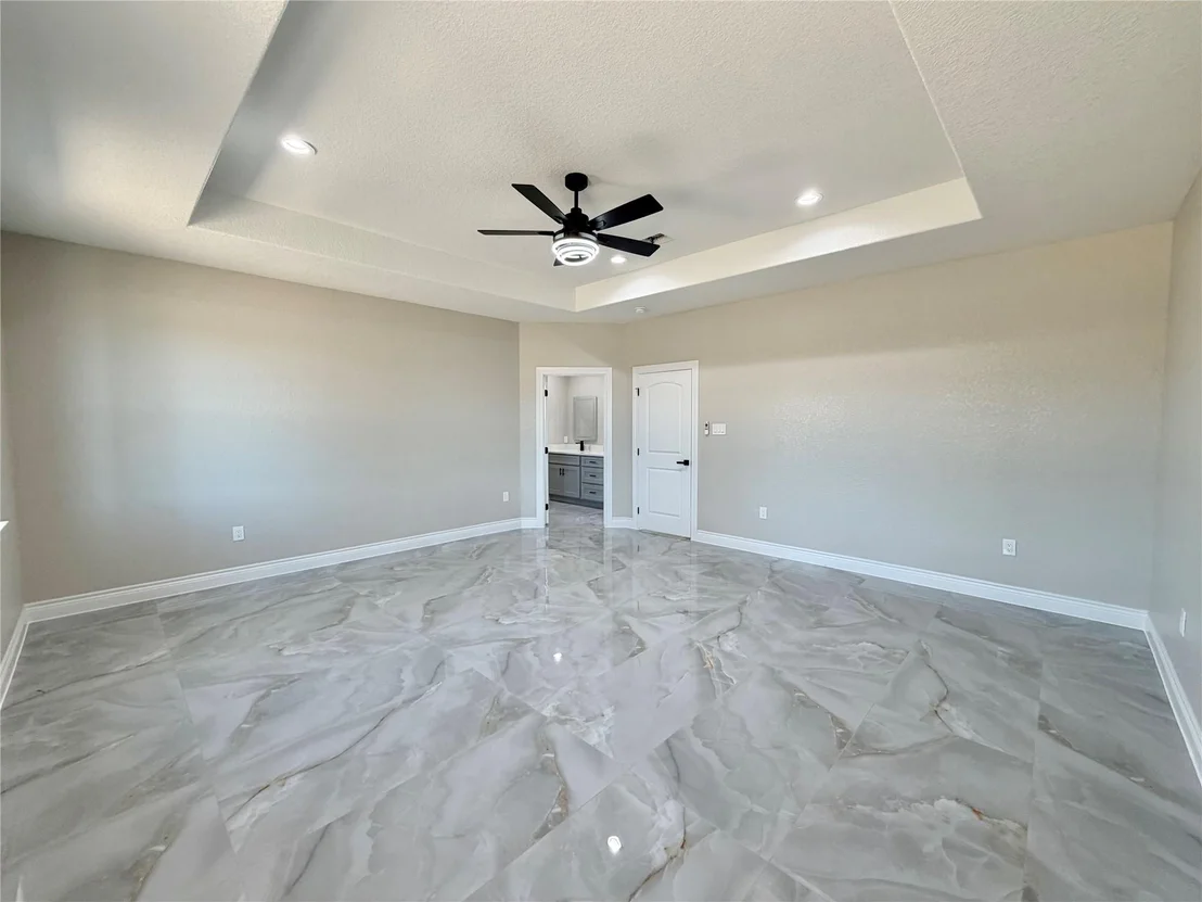 Photo of 1175 Road 5203