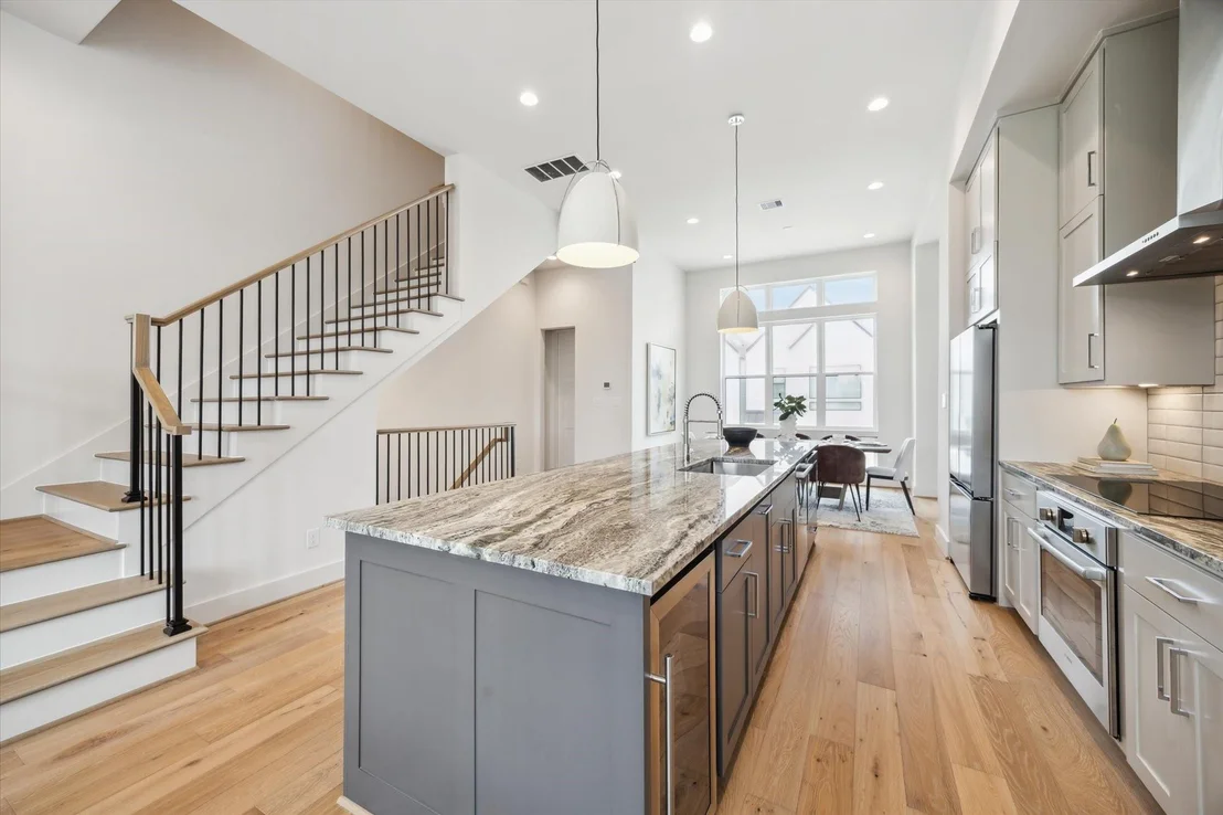 Photo of 2119 Emancipation Avenue