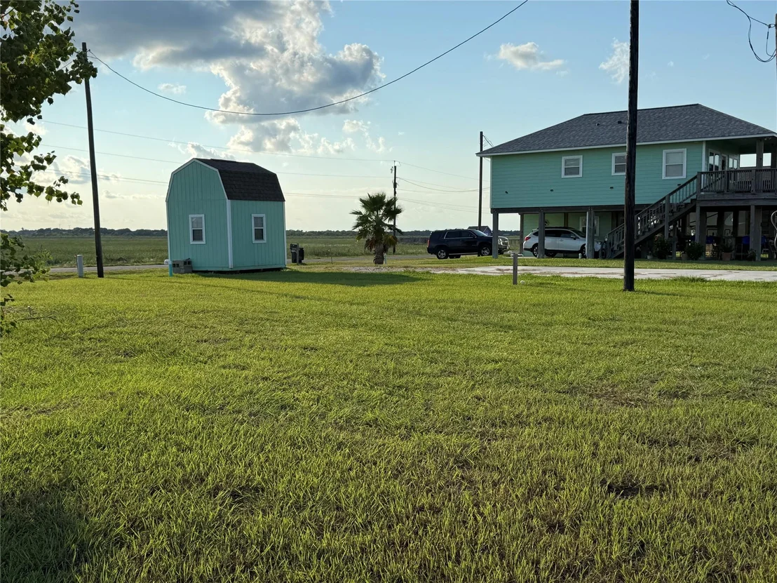 Photo of 131,132 & 133 County Road 299 Heron