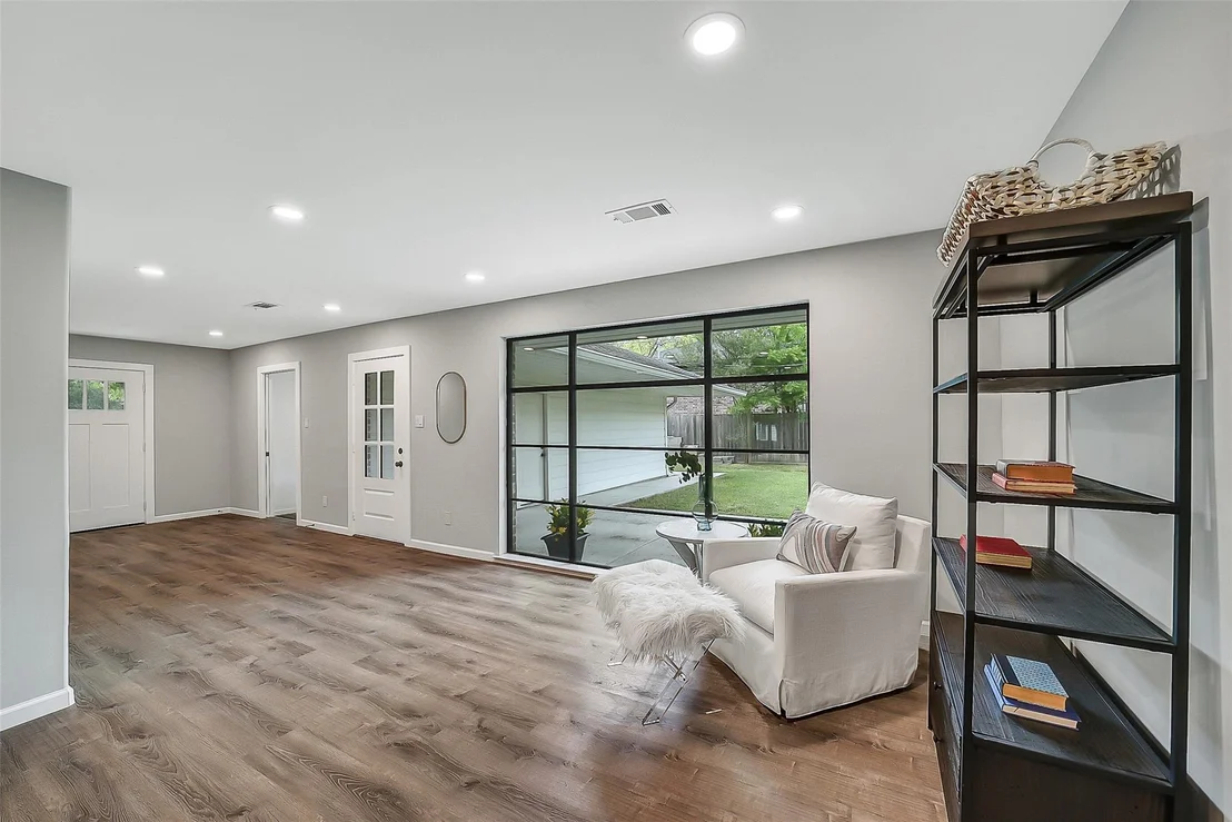 Photo of 10726 Riverview Drive