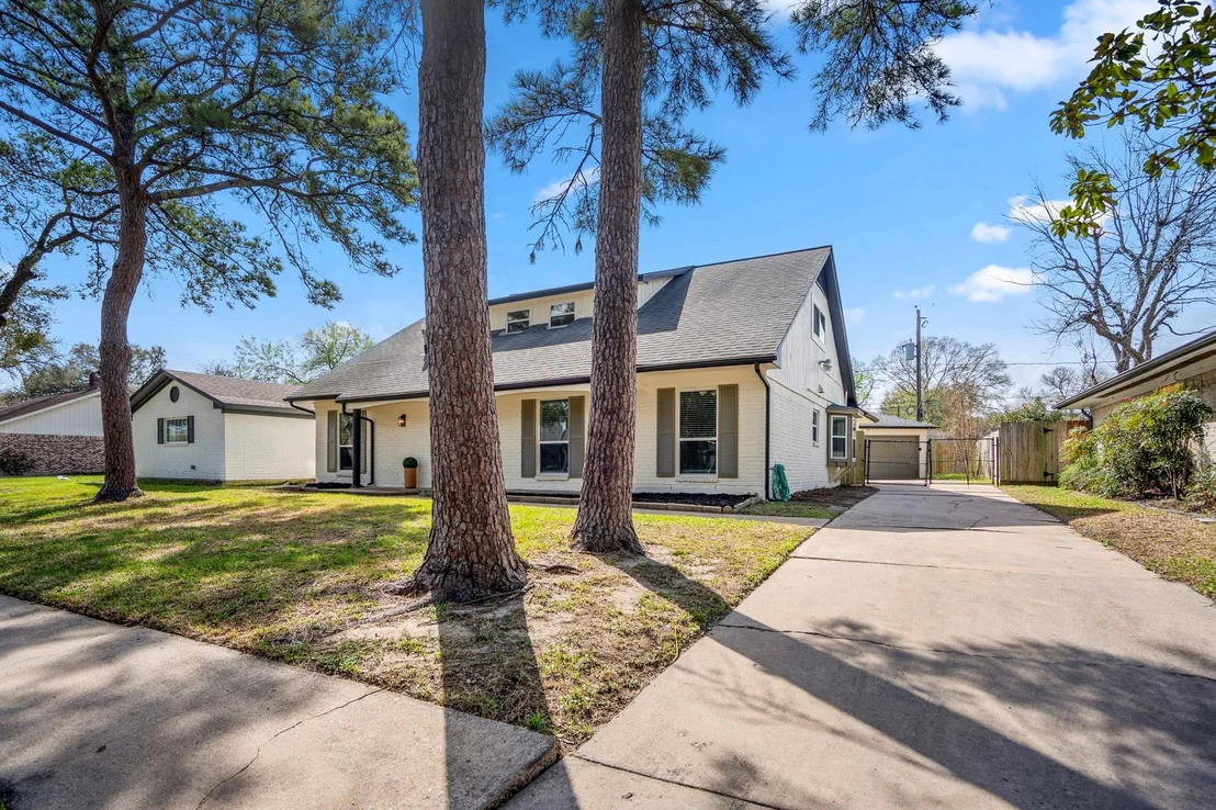 Photo of 8207 Langdon Lane