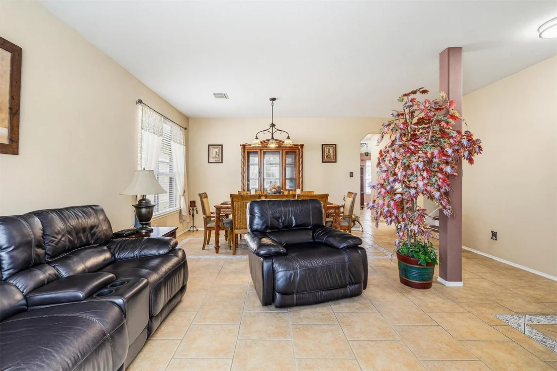 Photo of 981 Doire Drive