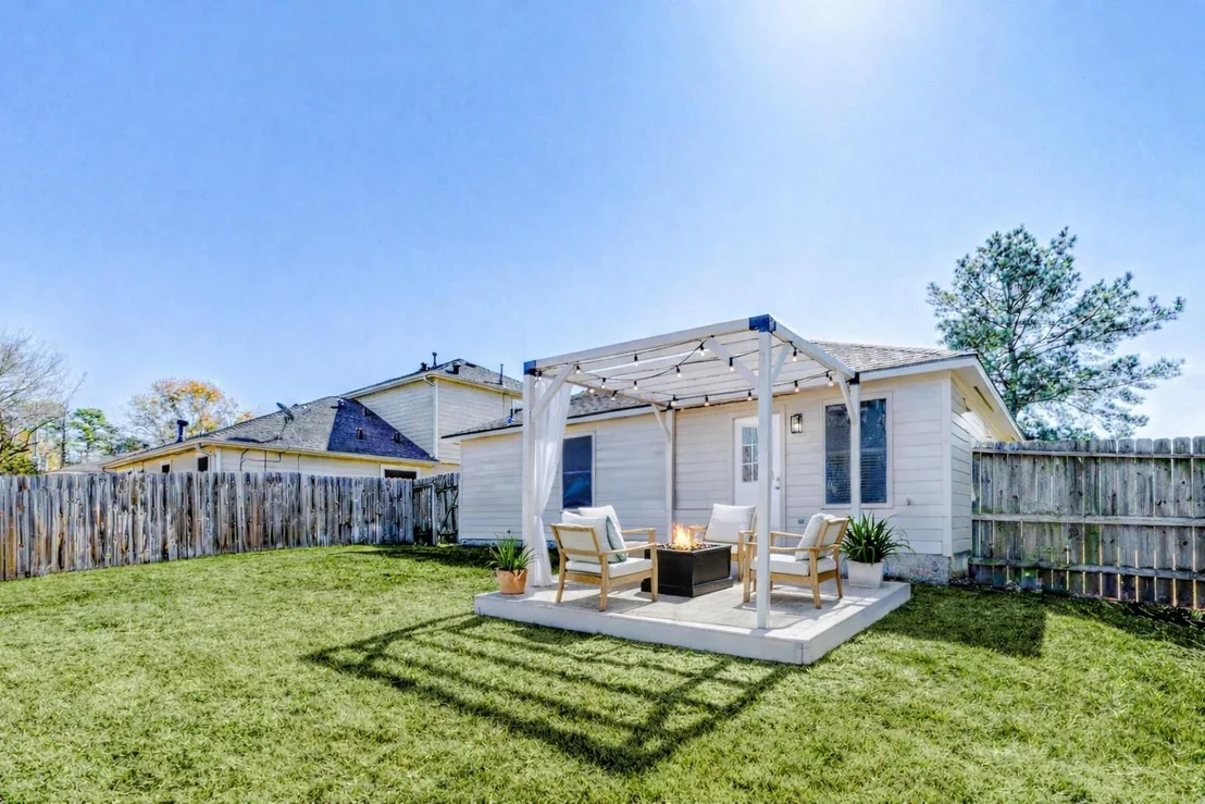 Photo of 714 Silver Cliff Lane
