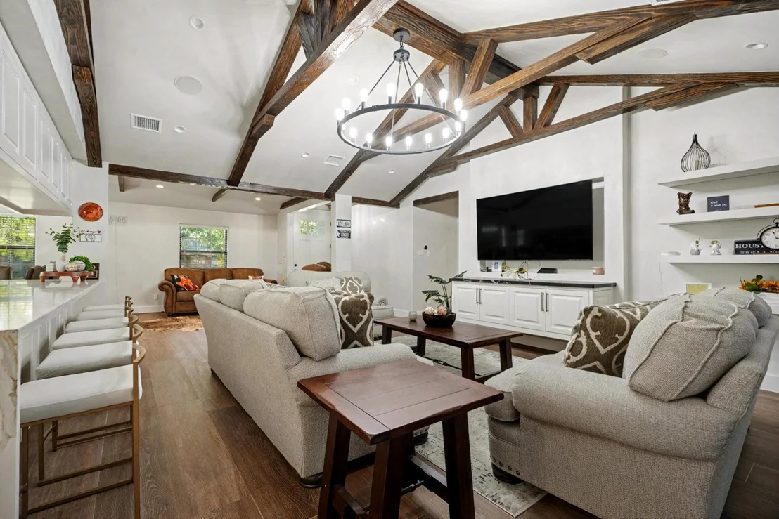 Photo of 8515 Edgemoor Drive