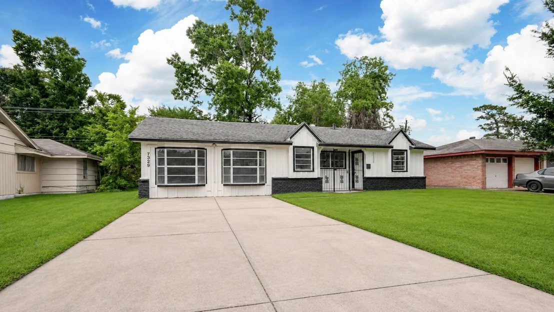 Photo of 7329 Gleason Road