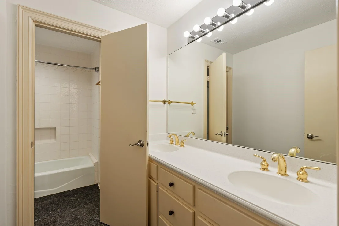 Photo of 12039 E Circle Drive