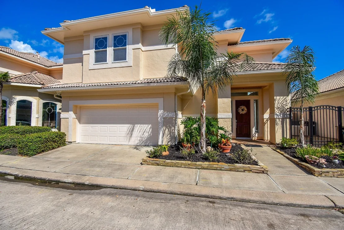 Photo of 313 Harborside Circle