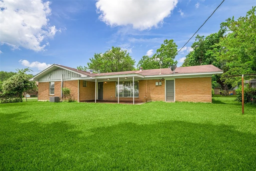 Photo of 1503 Woodson Lane