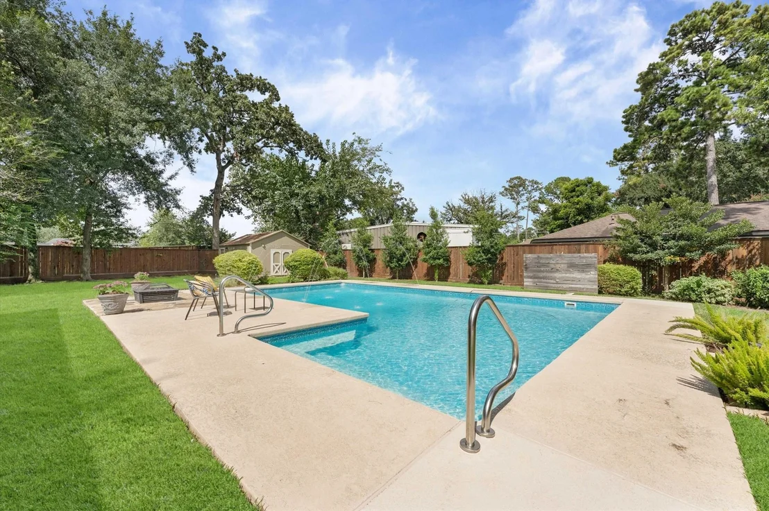 Photo of 4010 Brookwoods Drive