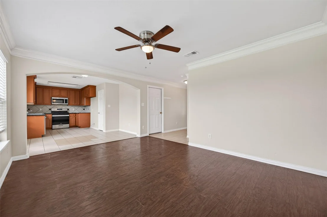 Photo of 707 Mockingbird Street