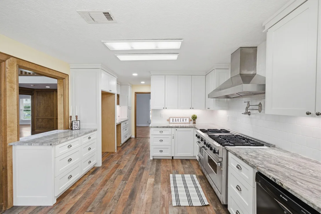 Photo of 12030 Laneview Drive