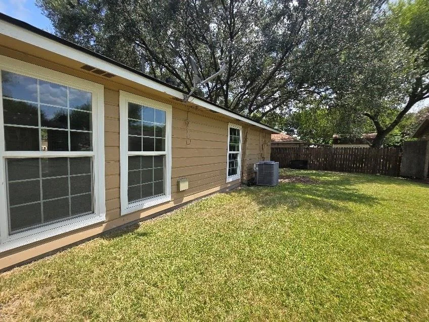 Photo of 2410 Daffodil Street