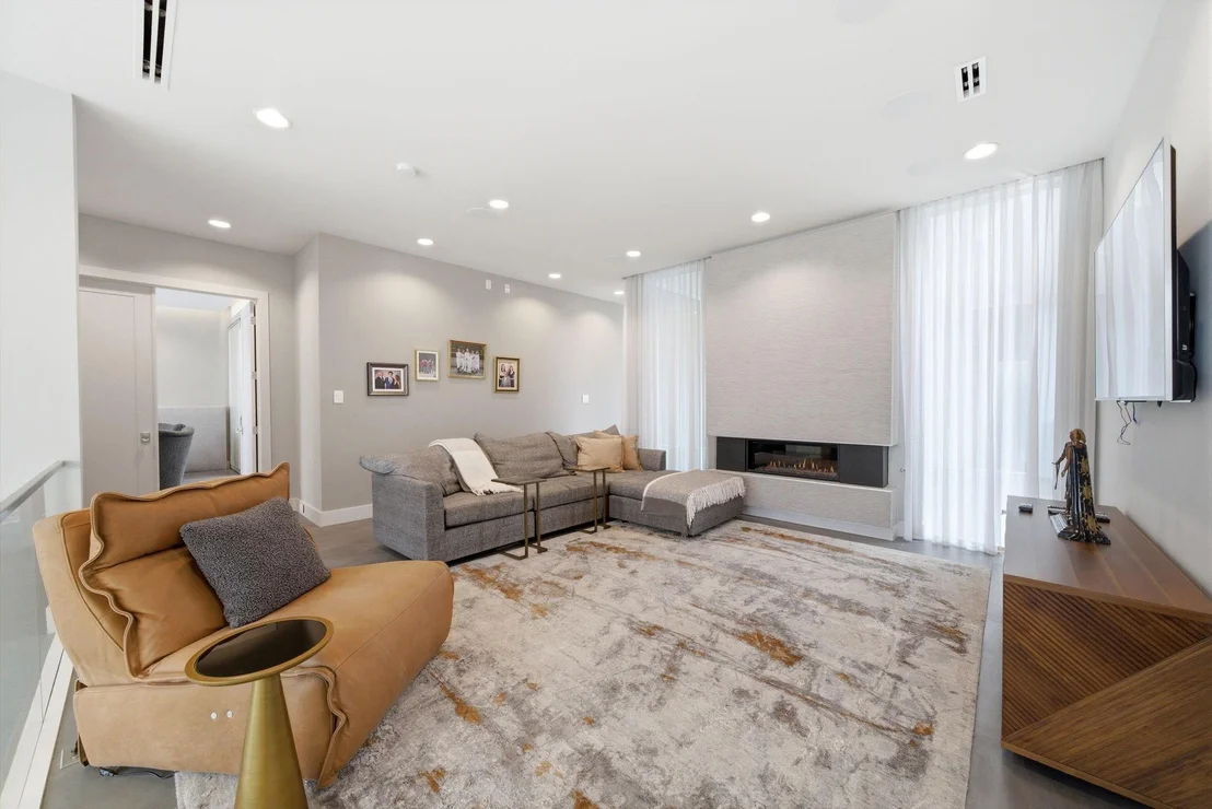 Photo of 4211 Markham Street