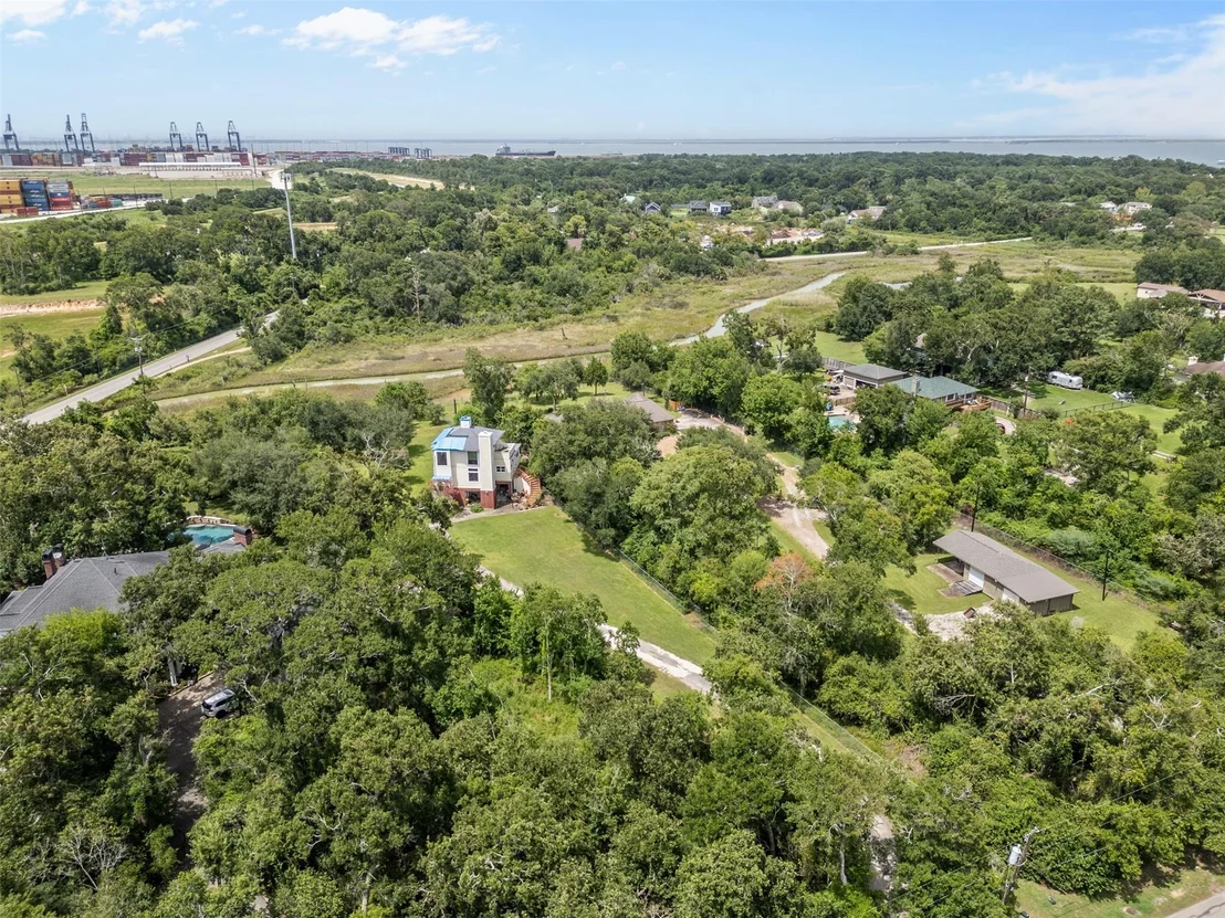 Photo of 570 Surf Oaks Drive