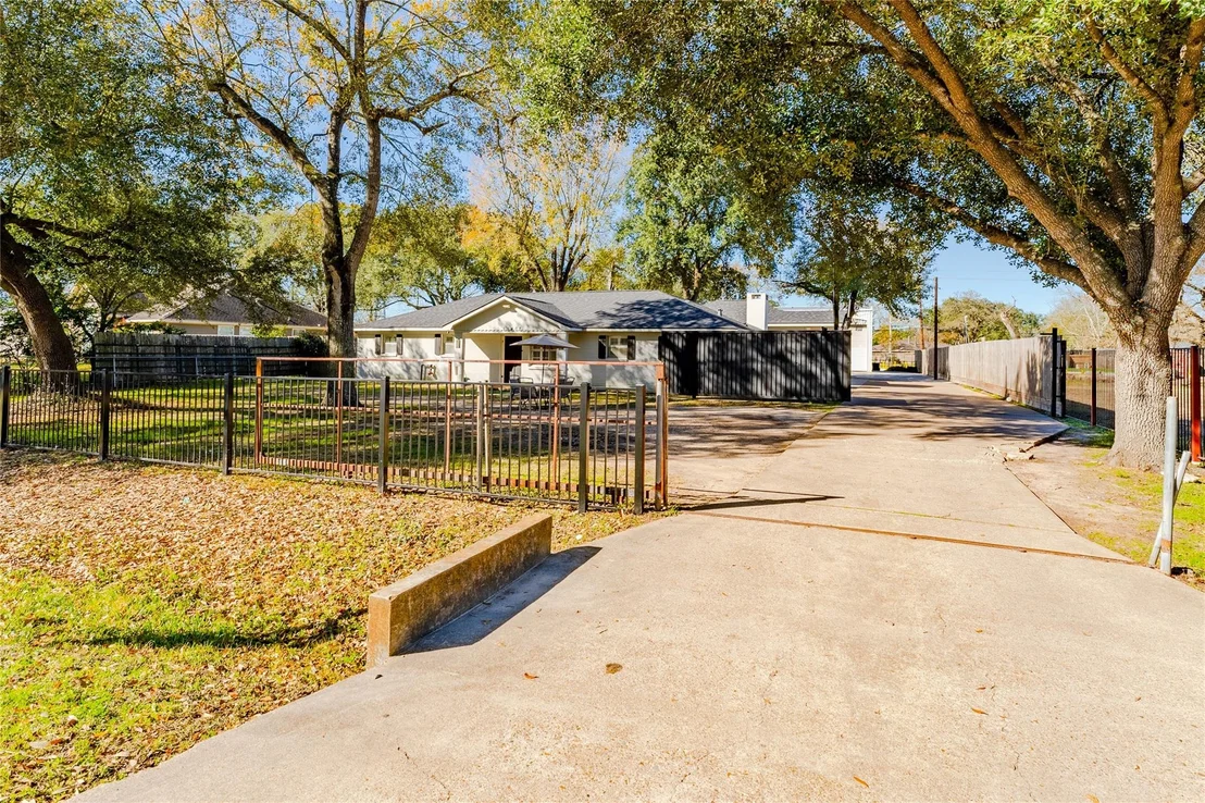 Photo of 11407 Iberia Drive