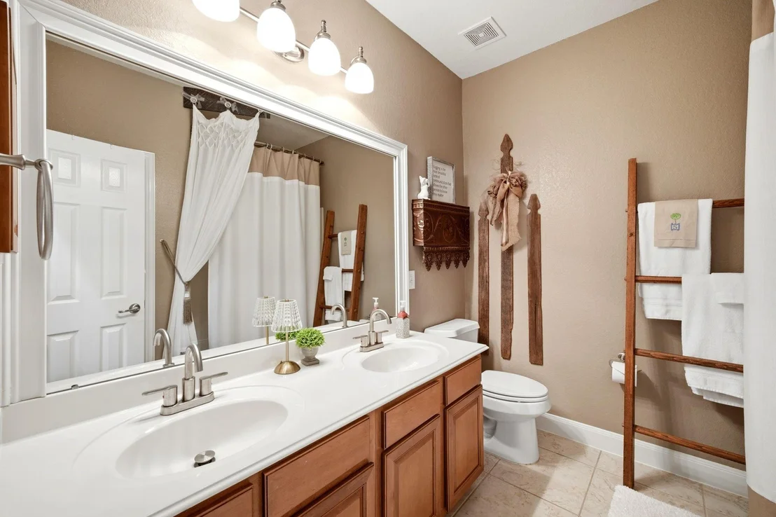 Photo of 25910 Northcrest Drive