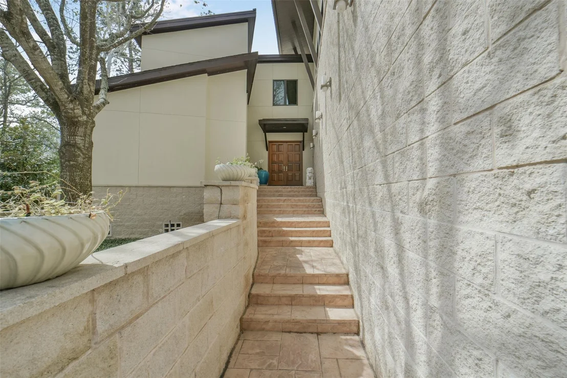 Photo of 15 Hudson Circle