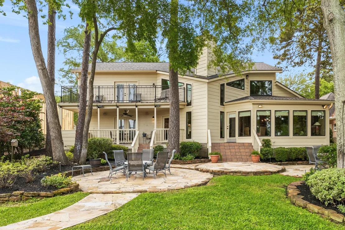 Photo of 130 Lakeside Drive