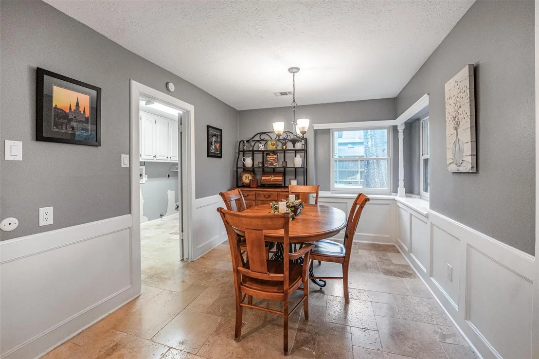 Photo of 14610 Carolcrest Drive