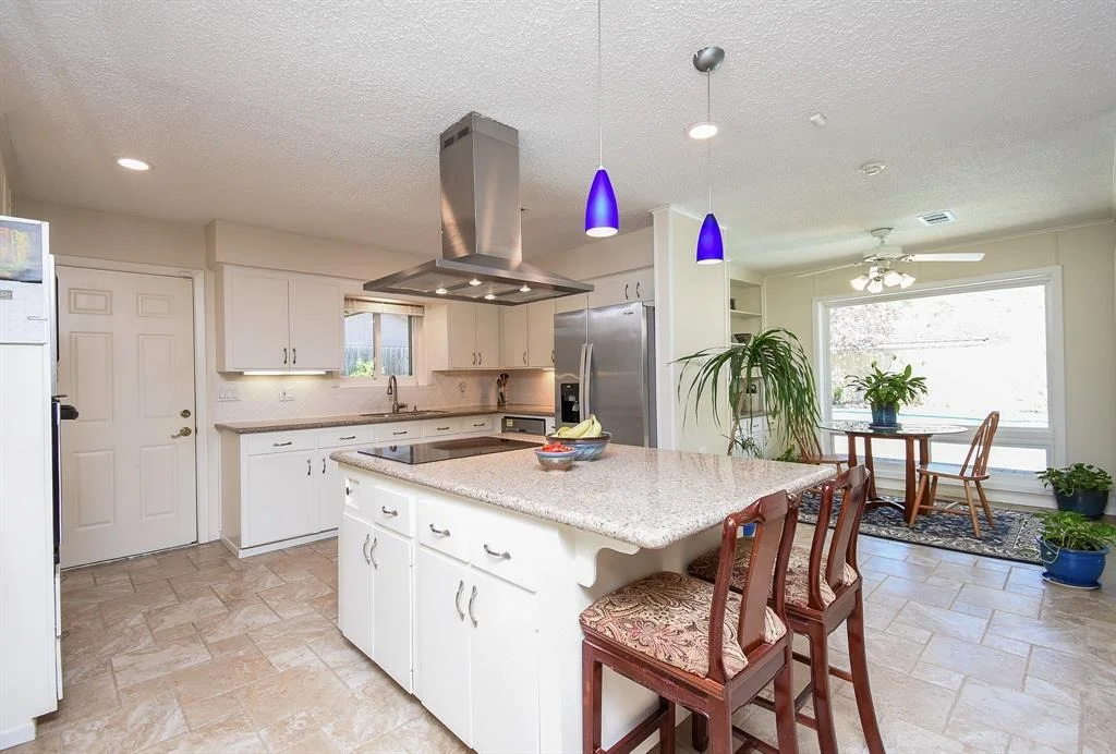 Photo of 5450 Grape Street