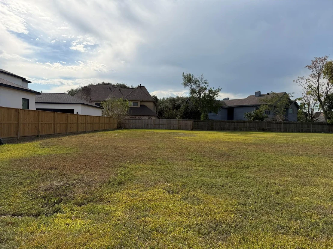 Photo of 8311 Summit Place