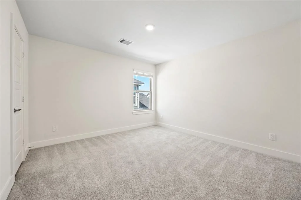 Photo of 10613 Whitejacket