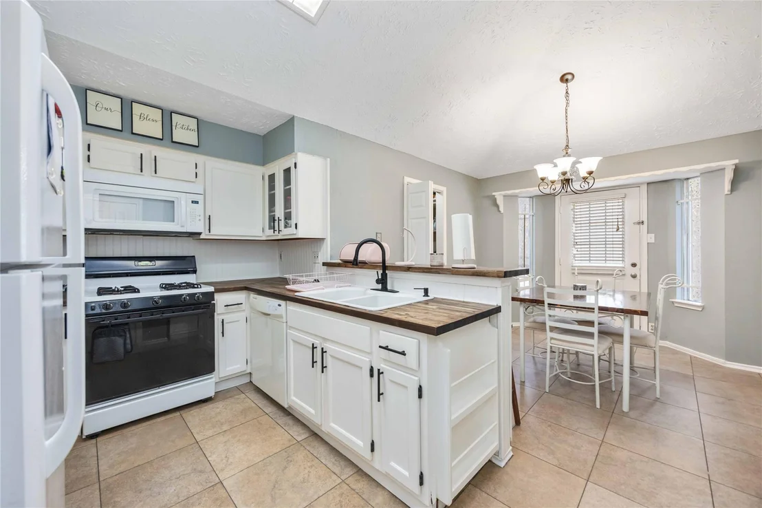 Photo of 19914 River Brook Drive