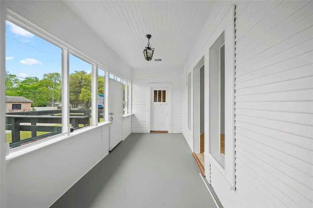 Photo of 910 Cable Street