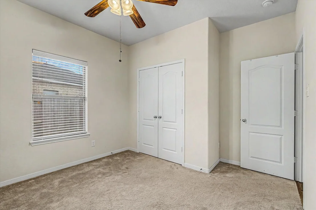 Photo of 630 W Newport Bend