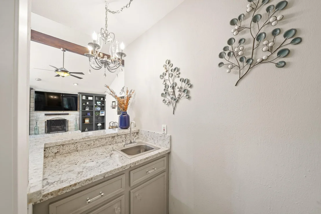 Photo of 1707 Hoyt Lane